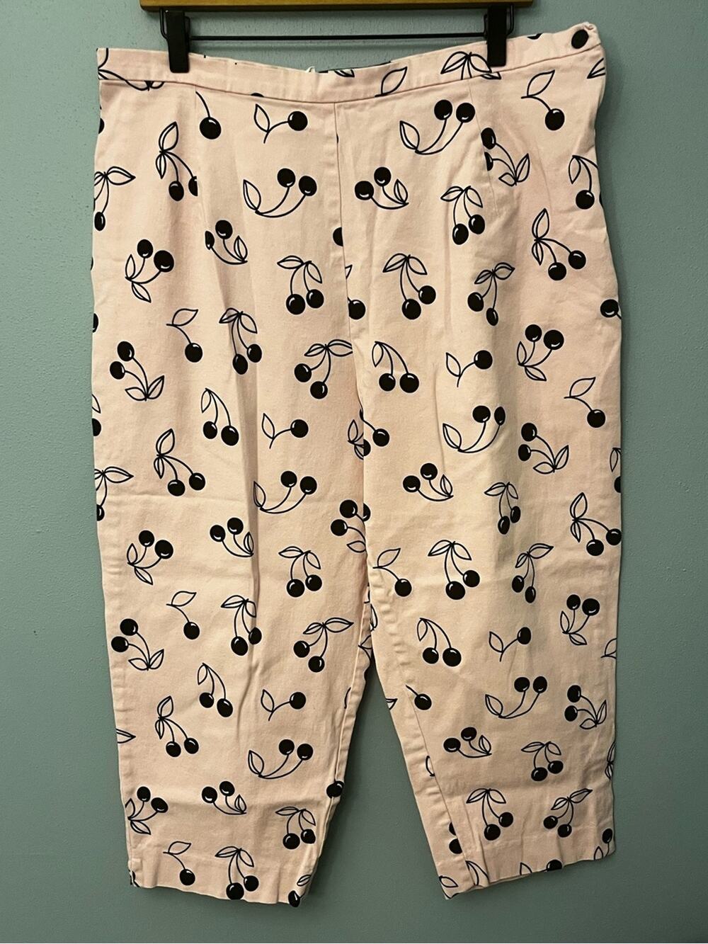 Vintage Briggs Cherry Printed Capris